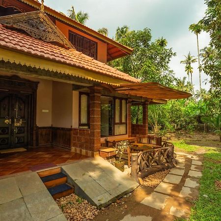Neelambari Resorts Urakam Exterior foto